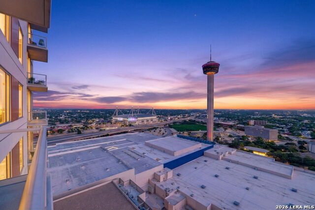 Image 62 of 63 For 610 Market St E Unit 2605