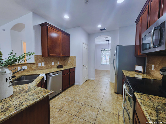 Image 4 of 42 For 209 Town Creek Way