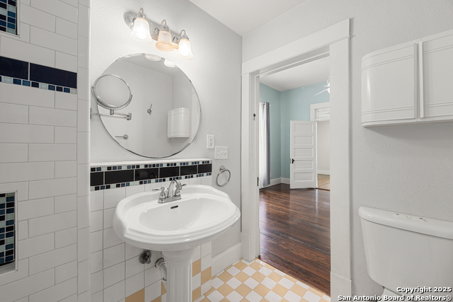 Image 19 of 46 For 135 Vitra  