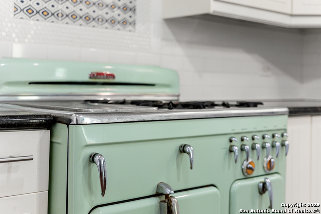 Image 31 of 46 For 135 Vitra  