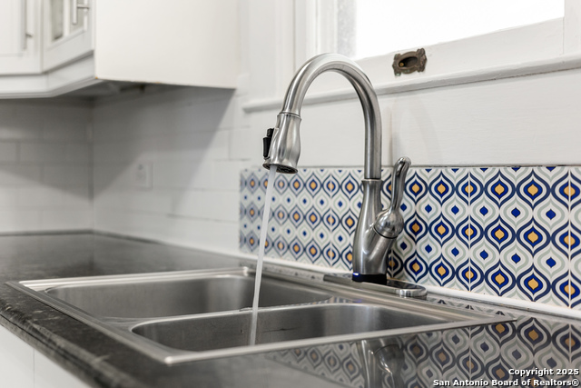 Image 33 of 46 For 135 Vitra  