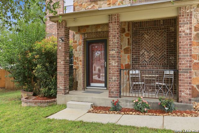 Image 3 of 33 For 10618 Clover Cyn