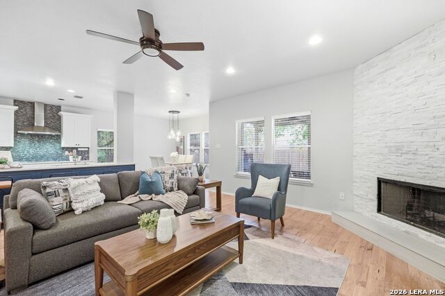 Image 6 of 33 For 10618 Clover Cyn