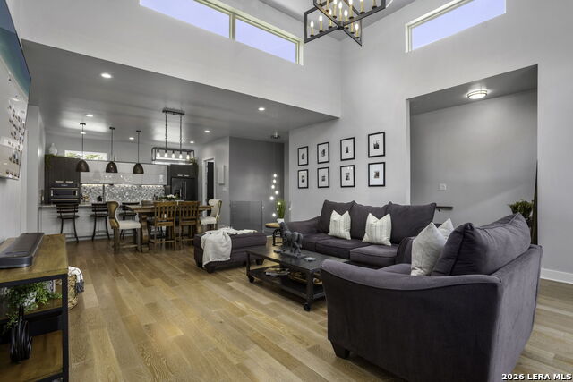 Image 14 of 35 For 326 Clay  102