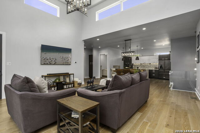 Image 15 of 35 For 326 Clay  102