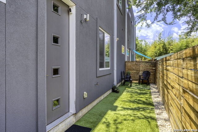 Image 34 of 35 For 326 Clay  102