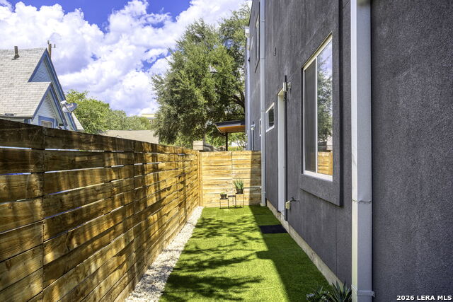 Image 35 of 35 For 326 Clay  102