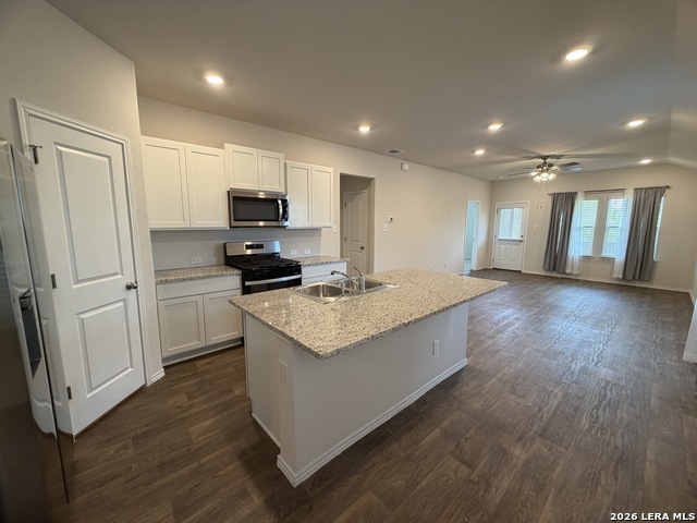 Image 7 of 16 For 4042 Bay Leaf Loop