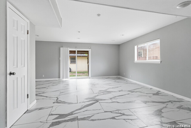 Image 7 of 23 For 512 Byrd Blvd W