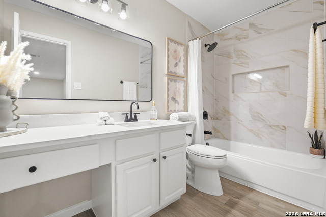 Image 26 of 52 For 12323 Stable Pond Dr