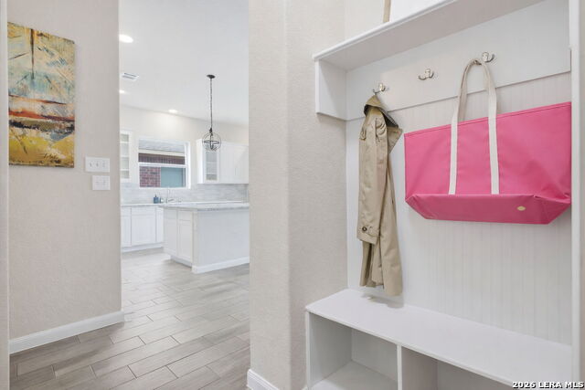 Image 29 of 47 For 2031 Hardee Pass