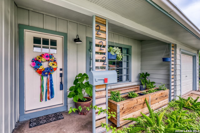 Image 2 of 22 For 222 Dawnview Ln