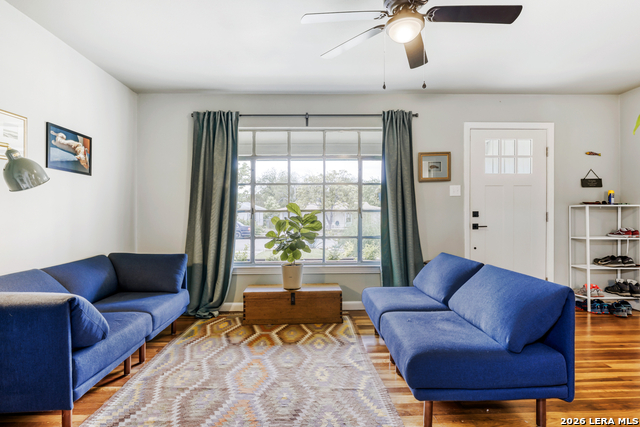 Image 3 of 22 For 222 Dawnview Ln