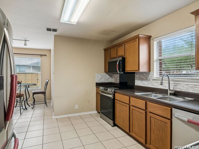 Listing photo id 8 for 235 Roadrunner