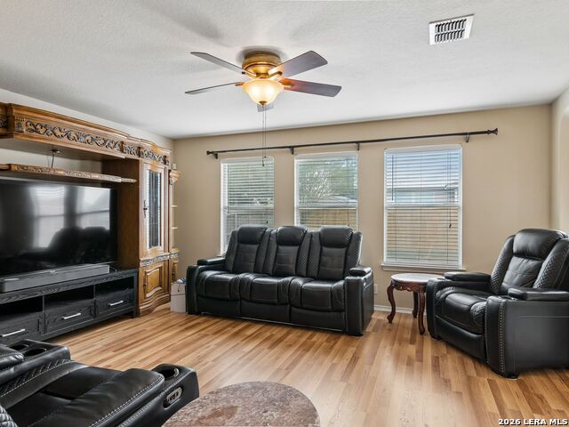 Listing photo id 11 for 235 Roadrunner