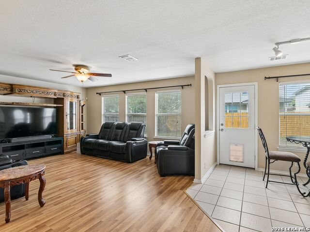 Listing photo id 12 for 235 Roadrunner