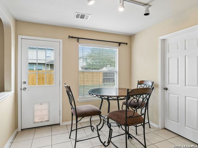 Listing photo id 5 for 235 Roadrunner