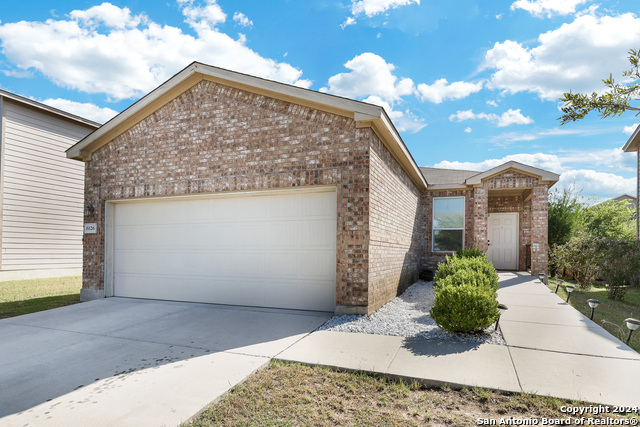 Image 2 of 25 For 6126 Plumbago Pl