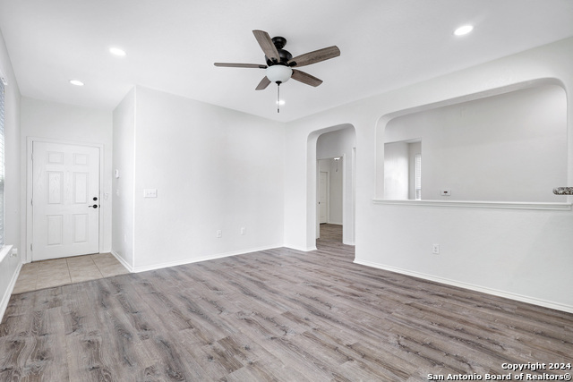 Image 5 of 25 For 6126 Plumbago Pl