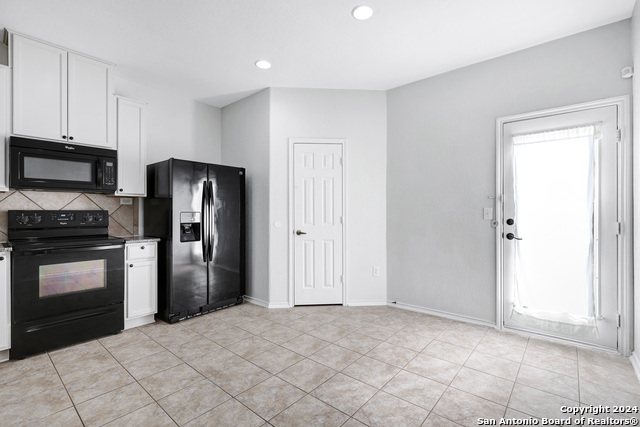 Image 7 of 25 For 6126 Plumbago Pl