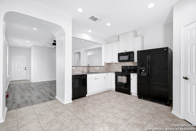 Image 9 of 25 For 6126 Plumbago Pl