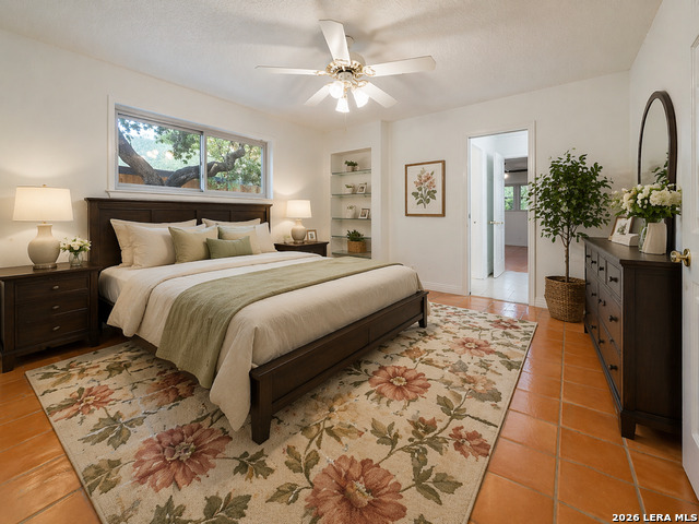 Listing photo id 16 for 13058 Hunters Cir N