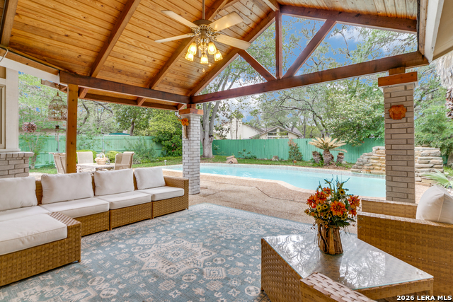 Listing photo id 23 for 13058 Hunters Cir N