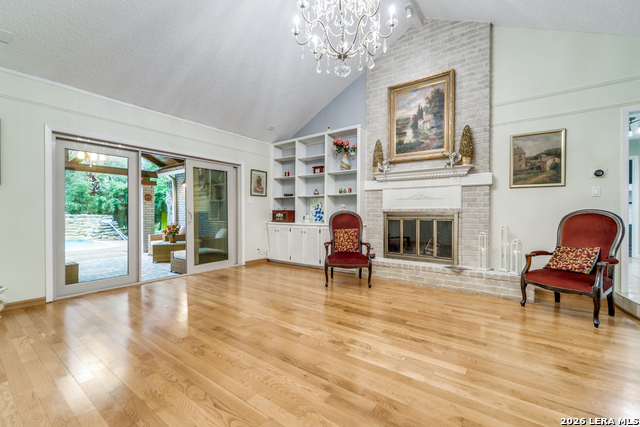 Listing photo id 3 for 13058 Hunters Cir N