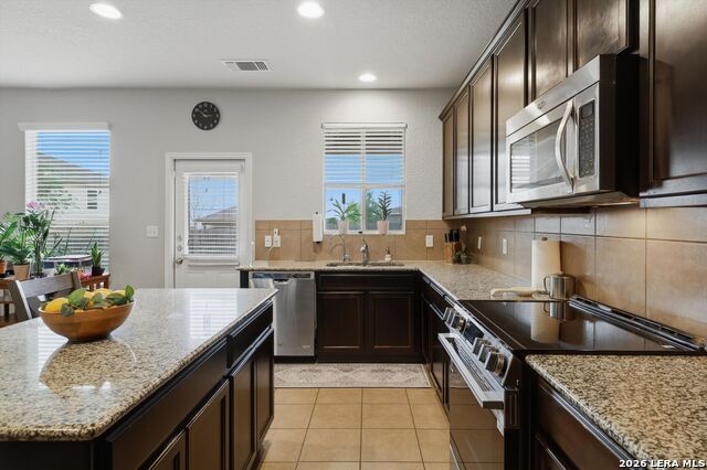 Image 9 of 27 For 711 Rio Cactus Way