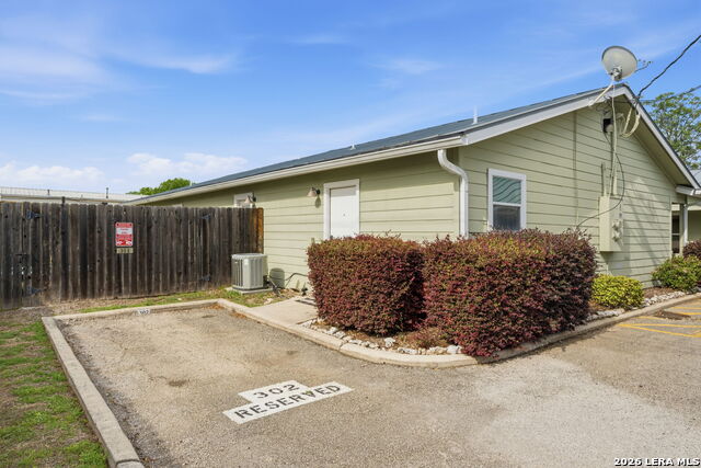 Image 17 of 17 For 121 Plant S 302