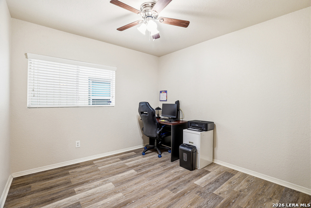 Image 15 of 38 For 7402 Branching Peak