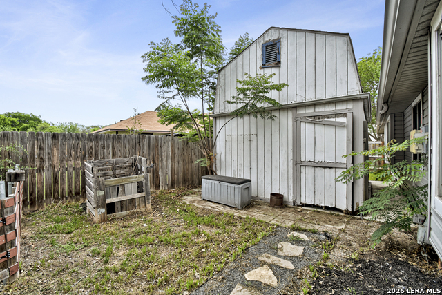 Image 24 of 29 For 6911 Quail Lk