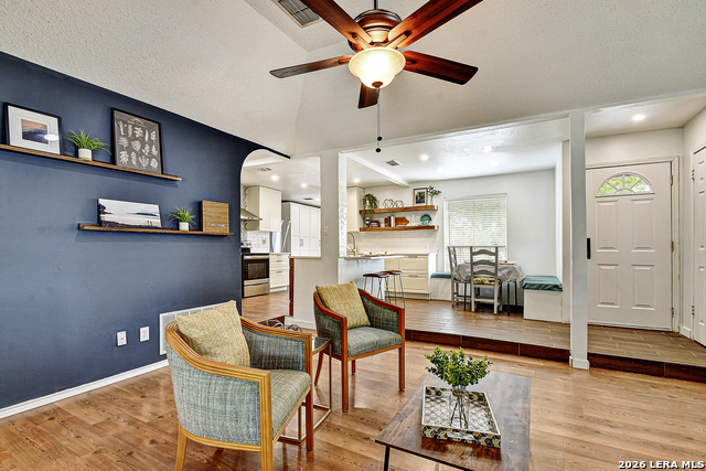 Image 4 of 29 For 6911 Quail Lk