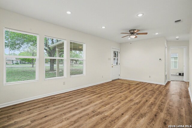 Image 11 of 38 For 205 Balcones Heights Rd