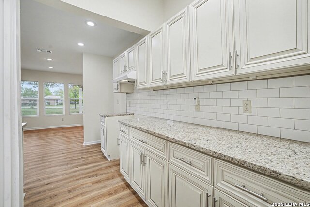 Image 15 of 38 For 205 Balcones Heights Rd