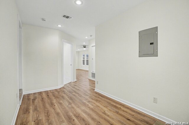 Image 18 of 38 For 205 Balcones Heights Rd