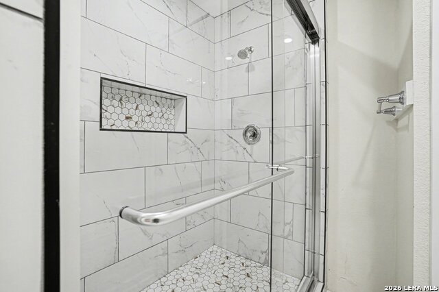 Image 30 of 38 For 205 Balcones Heights Rd