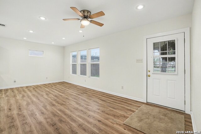 Image 9 of 38 For 205 Balcones Heights Rd