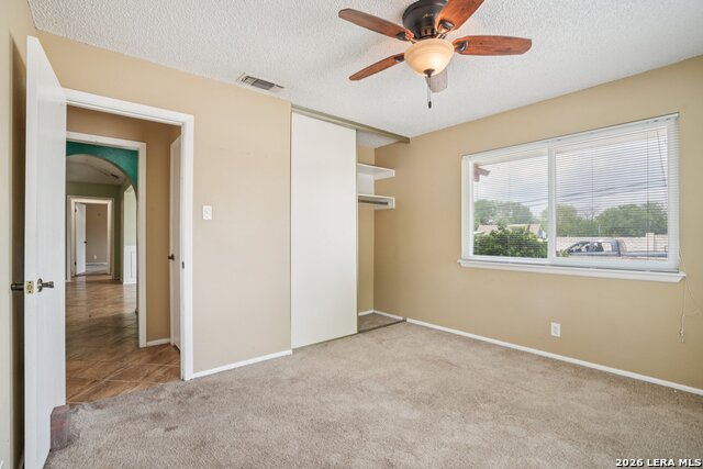 Image 15 of 33 For 5800 Royal Club