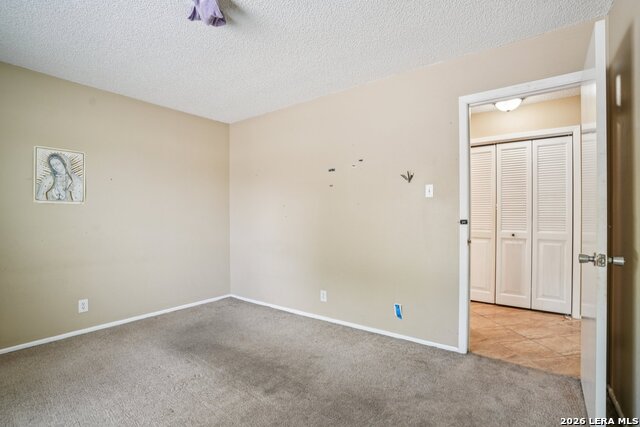 Image 18 of 33 For 5800 Royal Club