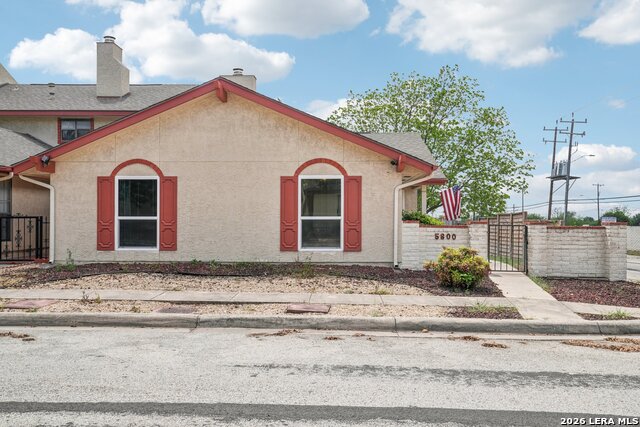 Image 2 of 33 For 5800 Royal Club