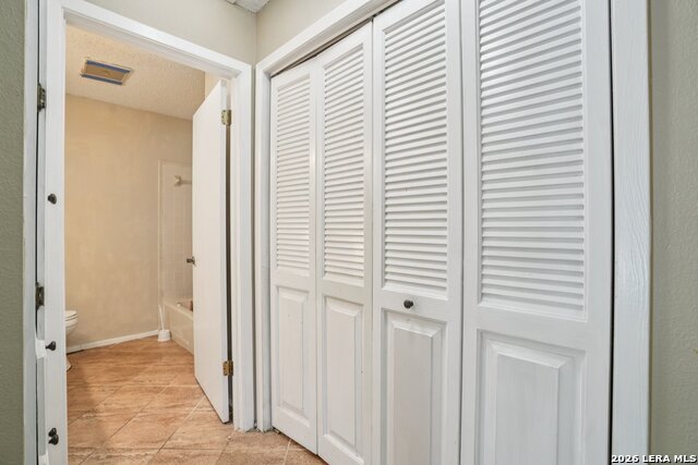 Image 20 of 33 For 5800 Royal Club