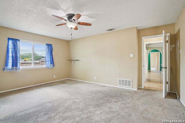 Image 23 of 33 For 5800 Royal Club