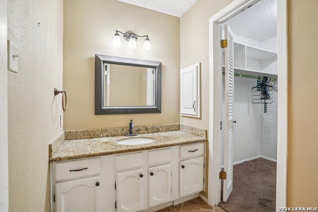 Image 24 of 33 For 5800 Royal Club