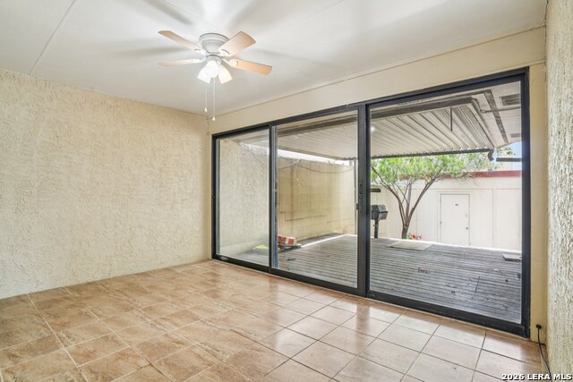 Image 27 of 33 For 5800 Royal Club