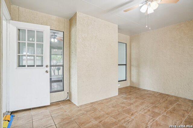 Image 29 of 33 For 5800 Royal Club