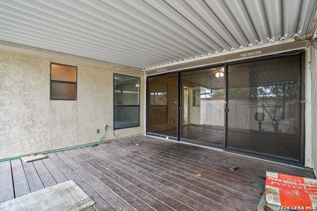 Image 31 of 33 For 5800 Royal Club