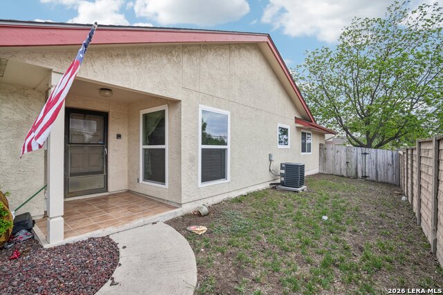 Image 4 of 33 For 5800 Royal Club