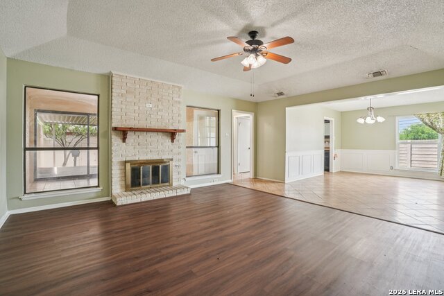 Image 6 of 33 For 5800 Royal Club