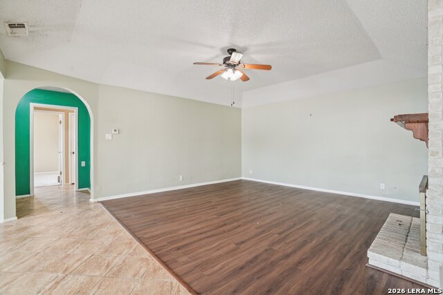 Image 8 of 33 For 5800 Royal Club